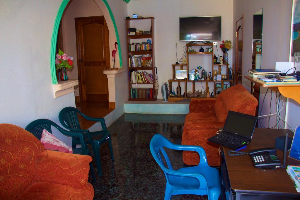 Hostal Nathaly ปูแอร์โต บาเกริโซ โมเรโน ภายนอก รูปภาพ